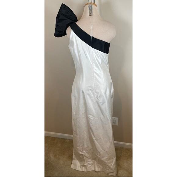 RASARIO One Shoulder Bow Embellished Silk Satin Black and White Maxi Gown Sz 8 - Picture 8 of 10